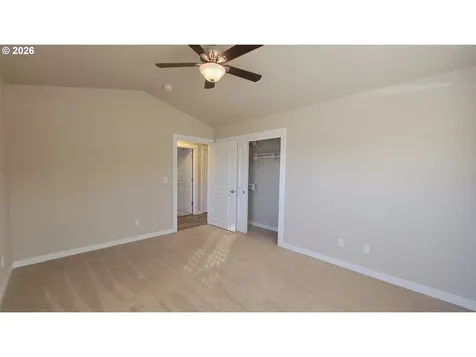 1570 W Basil Street Roseburg OR 97471