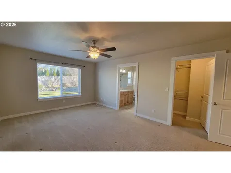 1570 W Basil Street Roseburg OR 97471