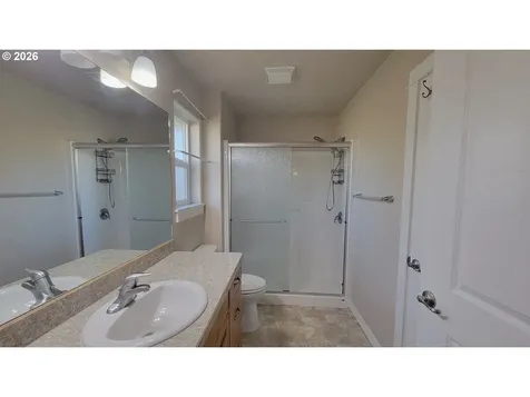 1570 W Basil Street Roseburg OR 97471