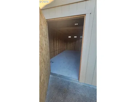 1570 W Basil Street Roseburg OR 97471
