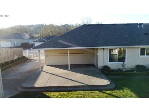 1570 W Basil Street Roseburg OR 97471