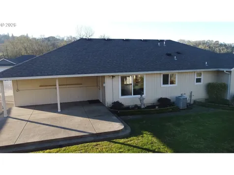 1570 W Basil Street Roseburg OR 97471