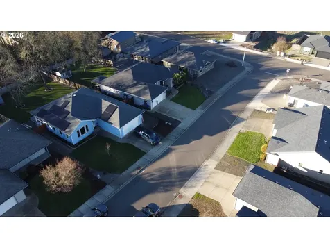 1570 W Basil Street Roseburg OR 97471