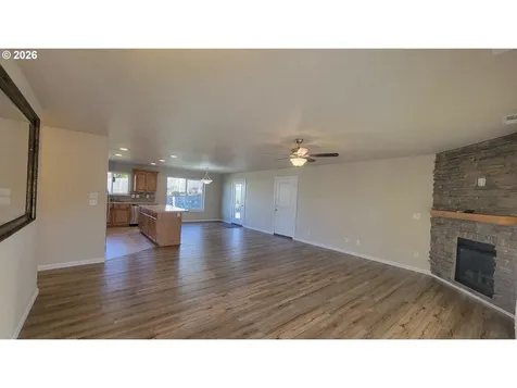 1570 W Basil Street Roseburg OR 97471