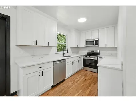841 NE 113th Avenue Portland OR 97220