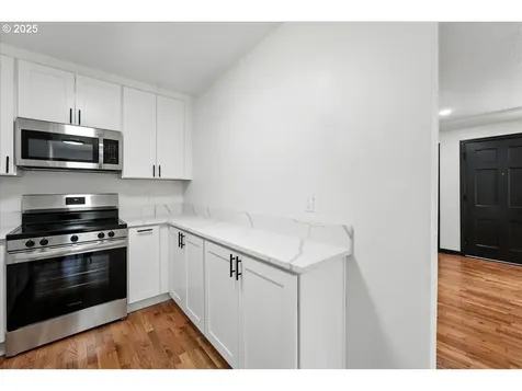 841 NE 113th Avenue Portland OR 97220