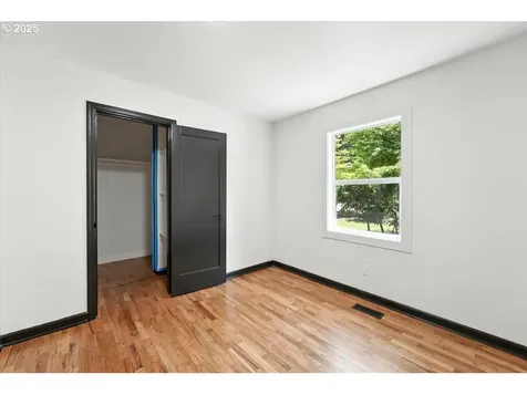 841 NE 113th Avenue Portland OR 97220