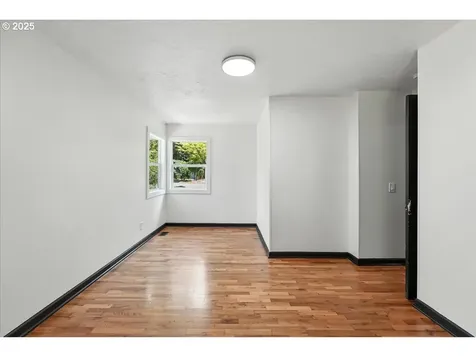 841 NE 113th Avenue Portland OR 97220