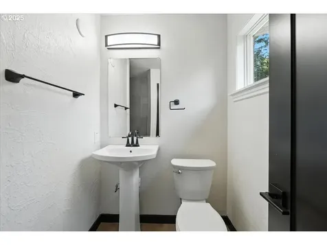 841 NE 113th Avenue Portland OR 97220