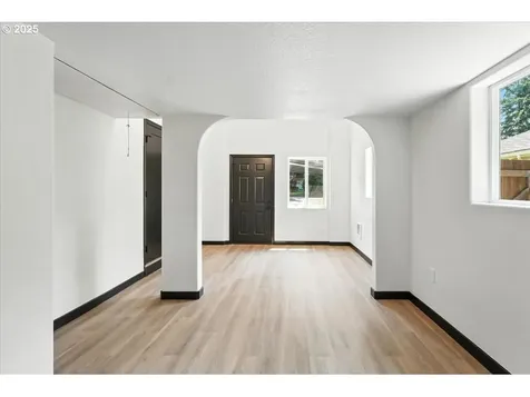 841 NE 113th Avenue Portland OR 97220