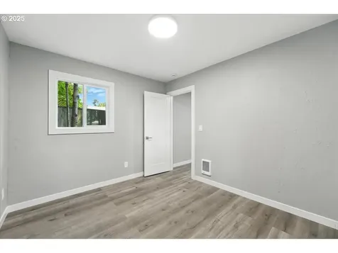 841 NE 113th Avenue Portland OR 97220