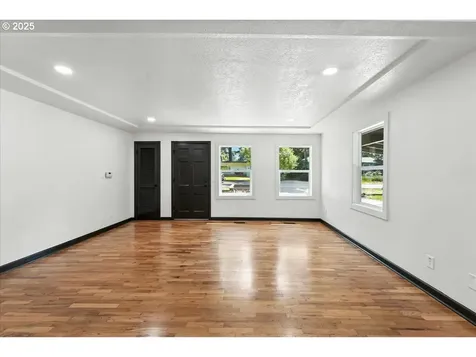 841 NE 113th Avenue Portland OR 97220