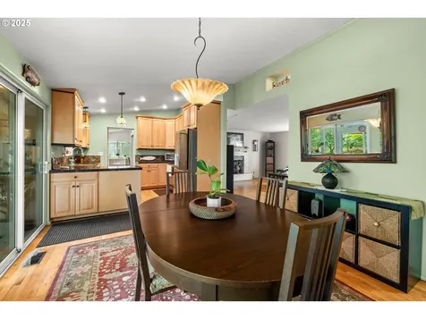6907 SW Florence Lane Portland OR 97223