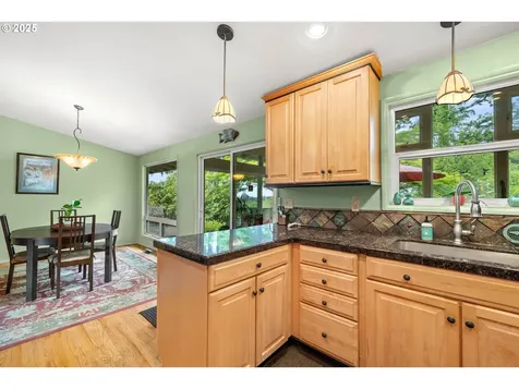 6907 SW Florence Lane Portland OR 97223