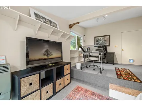 6907 SW Florence Lane Portland OR 97223