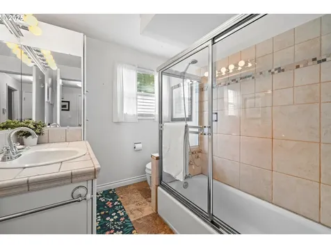 6907 SW Florence Lane Portland OR 97223