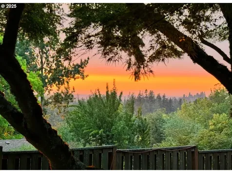 6907 SW Florence Lane Portland OR 97223