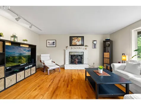 6907 SW Florence Lane Portland OR 97223