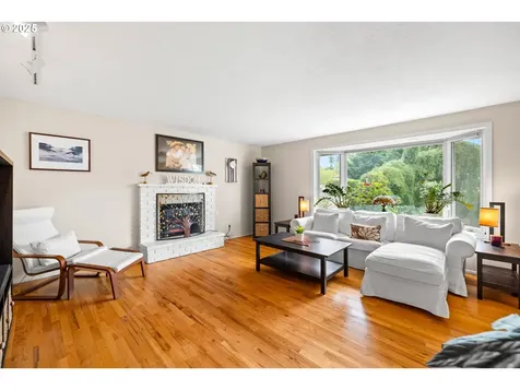 6907 SW Florence Lane Portland OR 97223