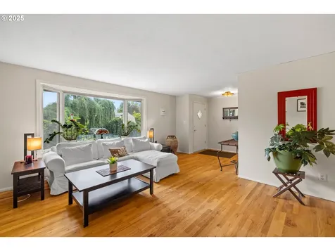 6907 SW Florence Lane Portland OR 97223