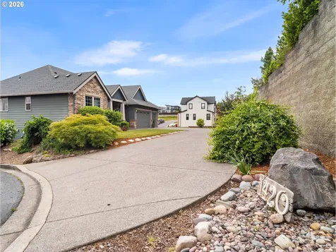 1420 NW Goodwin Street Camas WA 98607