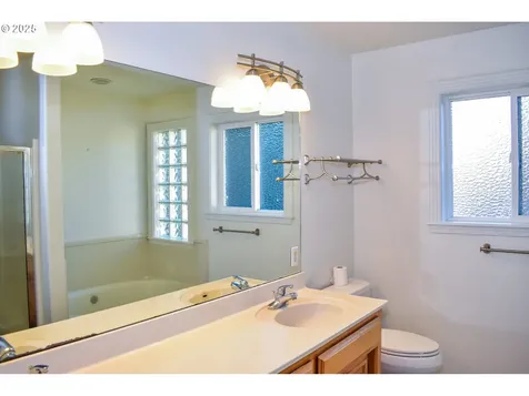 130 Candice Court Medford OR 97504