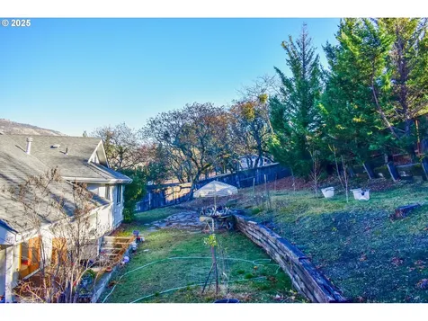130 Candice Court Medford OR 97504