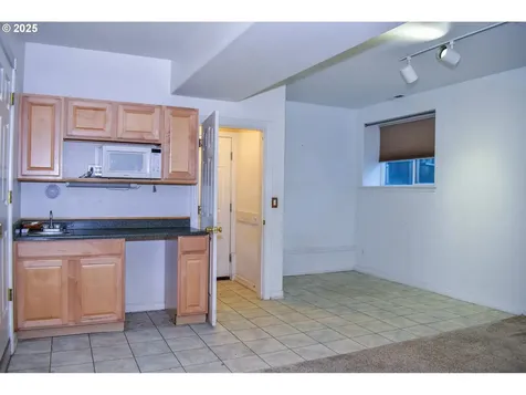 130 Candice Court Medford OR 97504