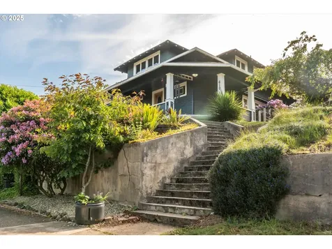 619 S 11th Street Coos Bay OR 97420