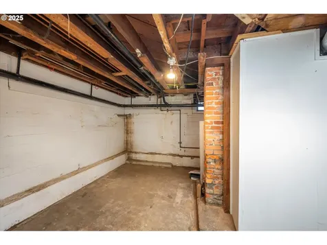 619 S 11th Street Coos Bay OR 97420