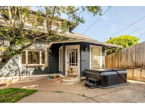 619 S 11th Street Coos Bay OR 97420