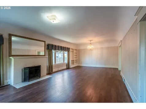 619 S 11th Street Coos Bay OR 97420