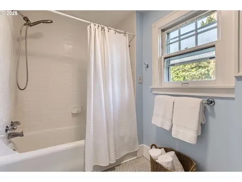 5536 N Delaware Avenue Portland OR 97217
