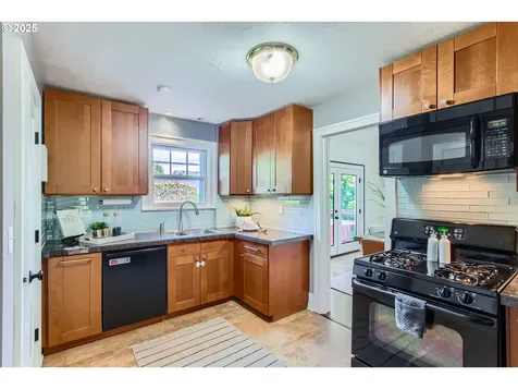 5536 N Delaware Avenue Portland OR 97217