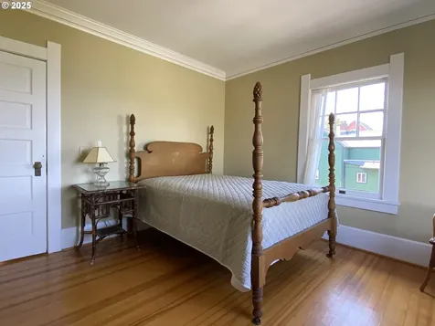 975 16th Street Astoria OR 97103