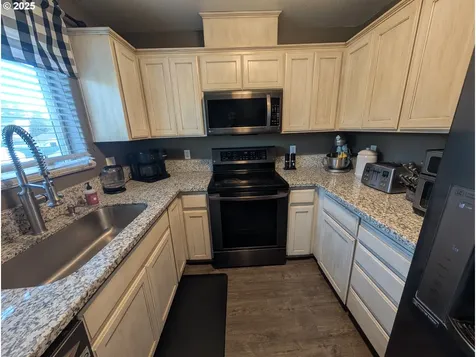 33874 NE Erin Drive Scappoose OR 97056