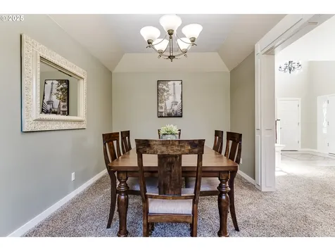 39125 Easton Lane Springfield OR 97478