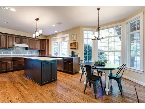 39125 Easton Lane Springfield OR 97478