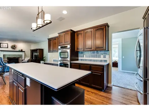 39125 Easton Lane Springfield OR 97478