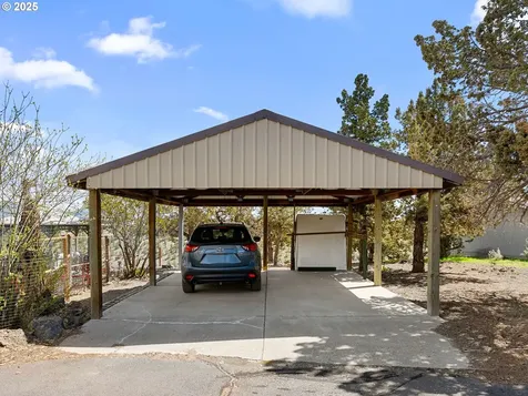 14851 SW Maverick Road Terrebonne OR 97760
