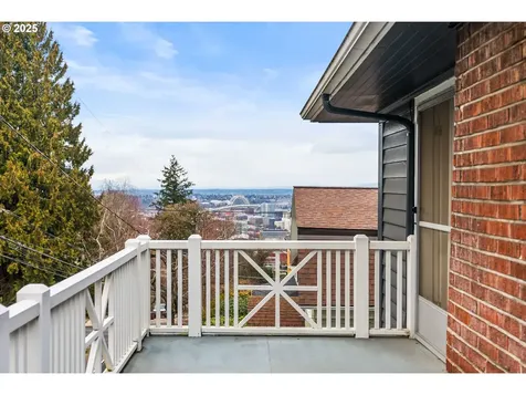 1733 SW Myrtle Street Portland OR 97201