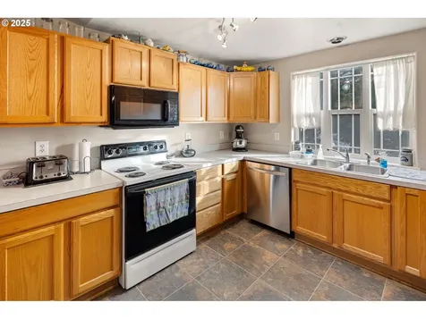 87978 Sherwood Street Veneta OR 97487