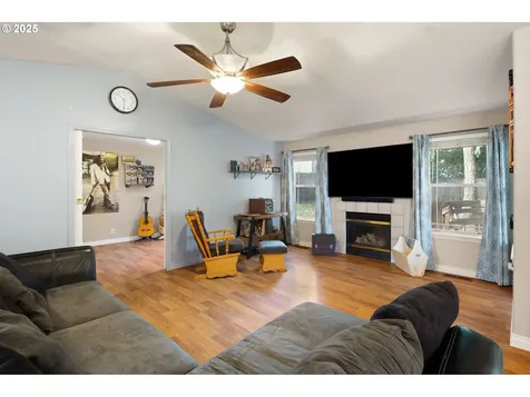 87978 Sherwood Street Veneta OR 97487