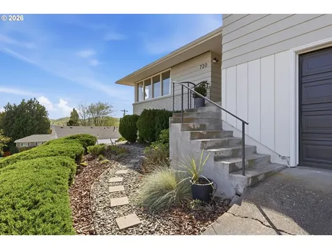 720 E 21st Place The Dalles OR 97058