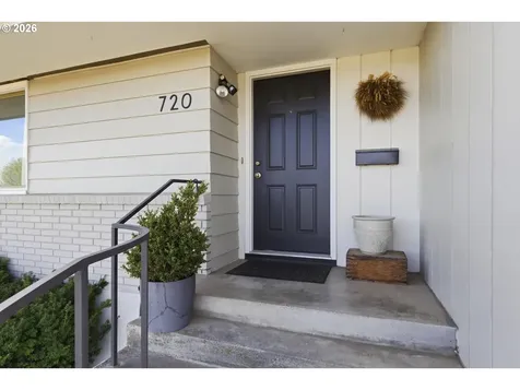 720 E 21st Place The Dalles OR 97058