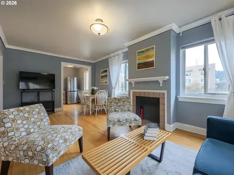 709 SW 16th Avenue Portland OR 97205