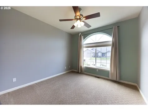 310 Ashwood Street Sutherlin OR 97479