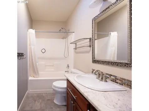 310 Ashwood Street Sutherlin OR 97479