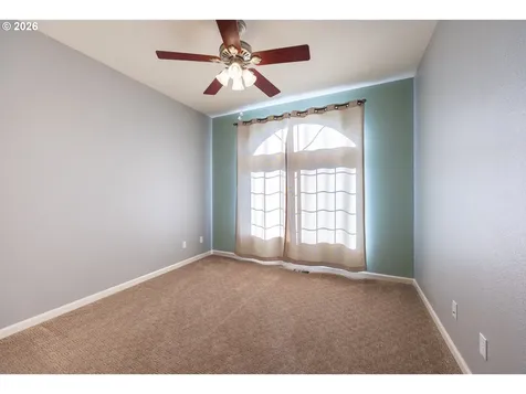 310 Ashwood Street Sutherlin OR 97479
