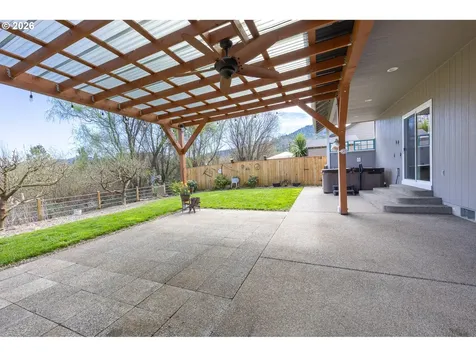 310 Ashwood Street Sutherlin OR 97479